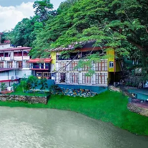 3* Hotel Gangaaddara